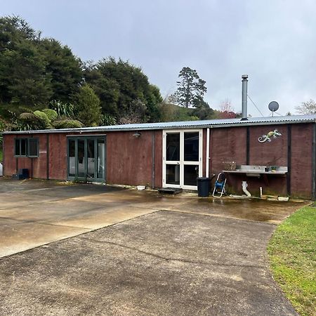 Self Contained Open Shed Space Wainui  エクステリア 写真