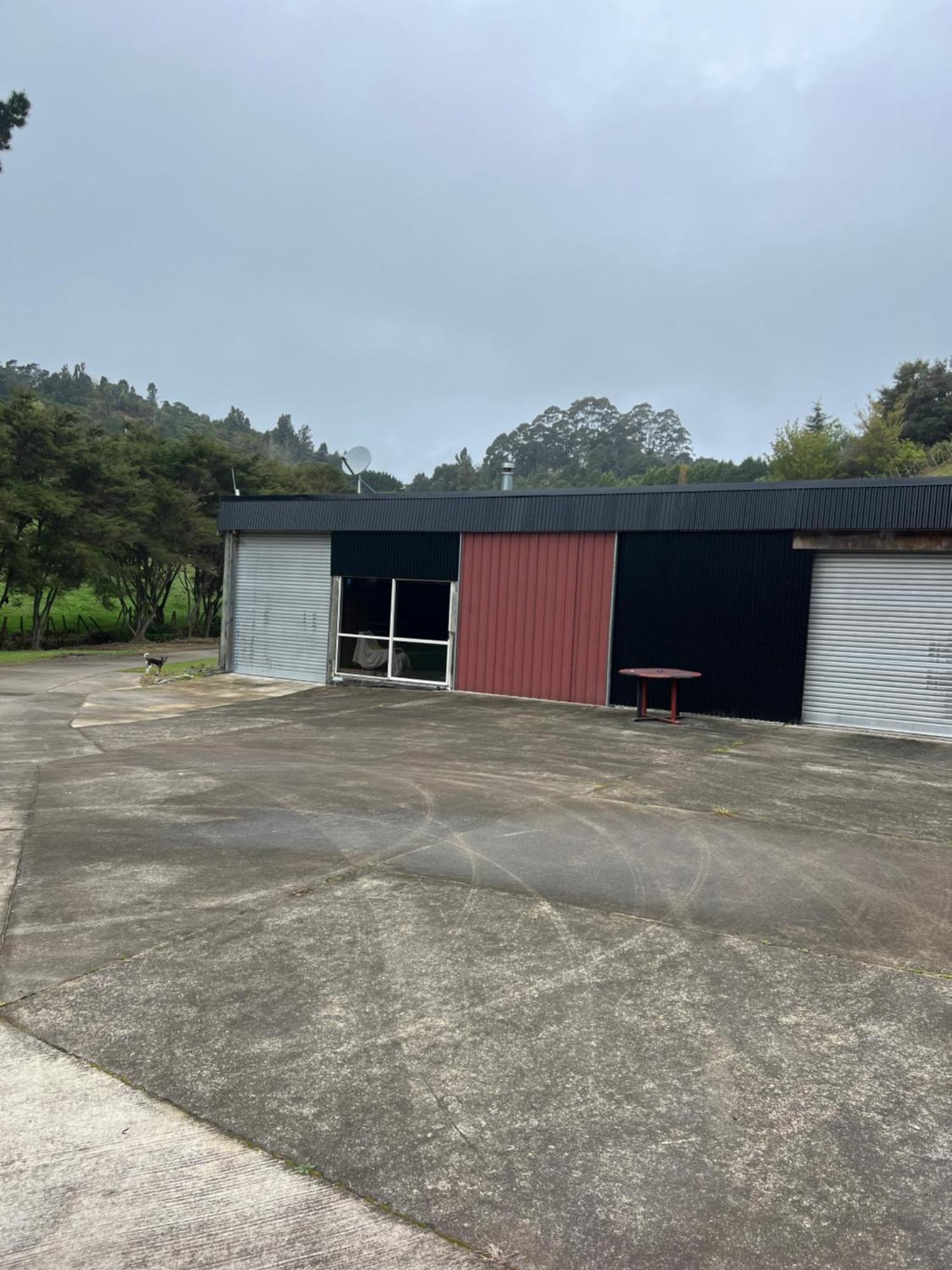 Self Contained Open Shed Space Wainui  エクステリア 写真