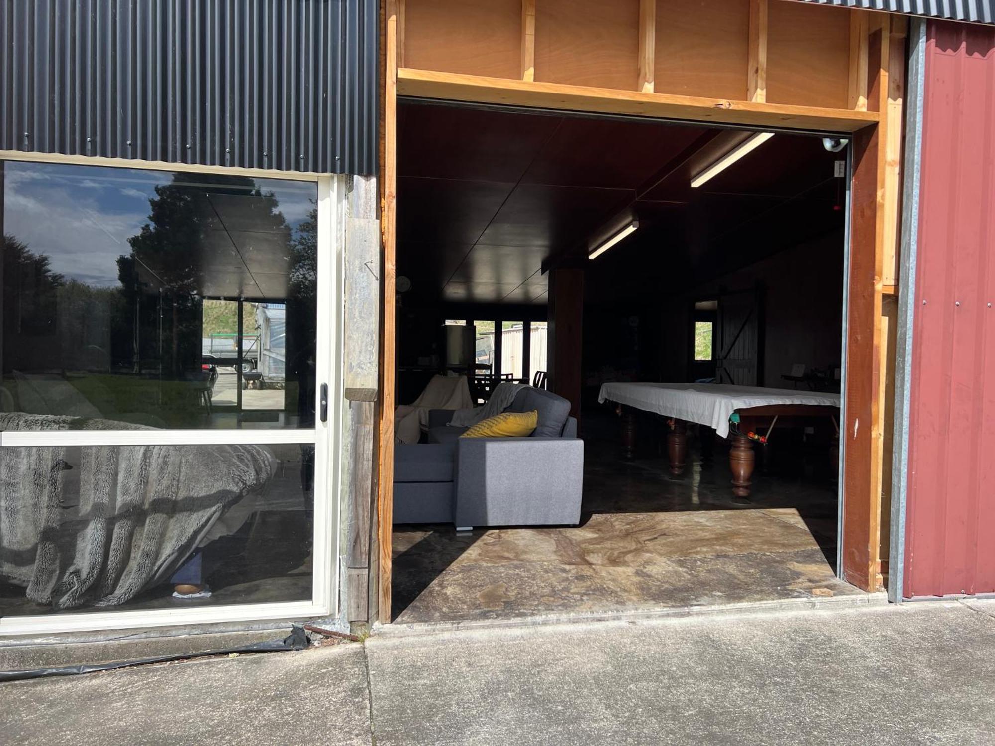 Self Contained Open Shed Space Wainui  エクステリア 写真